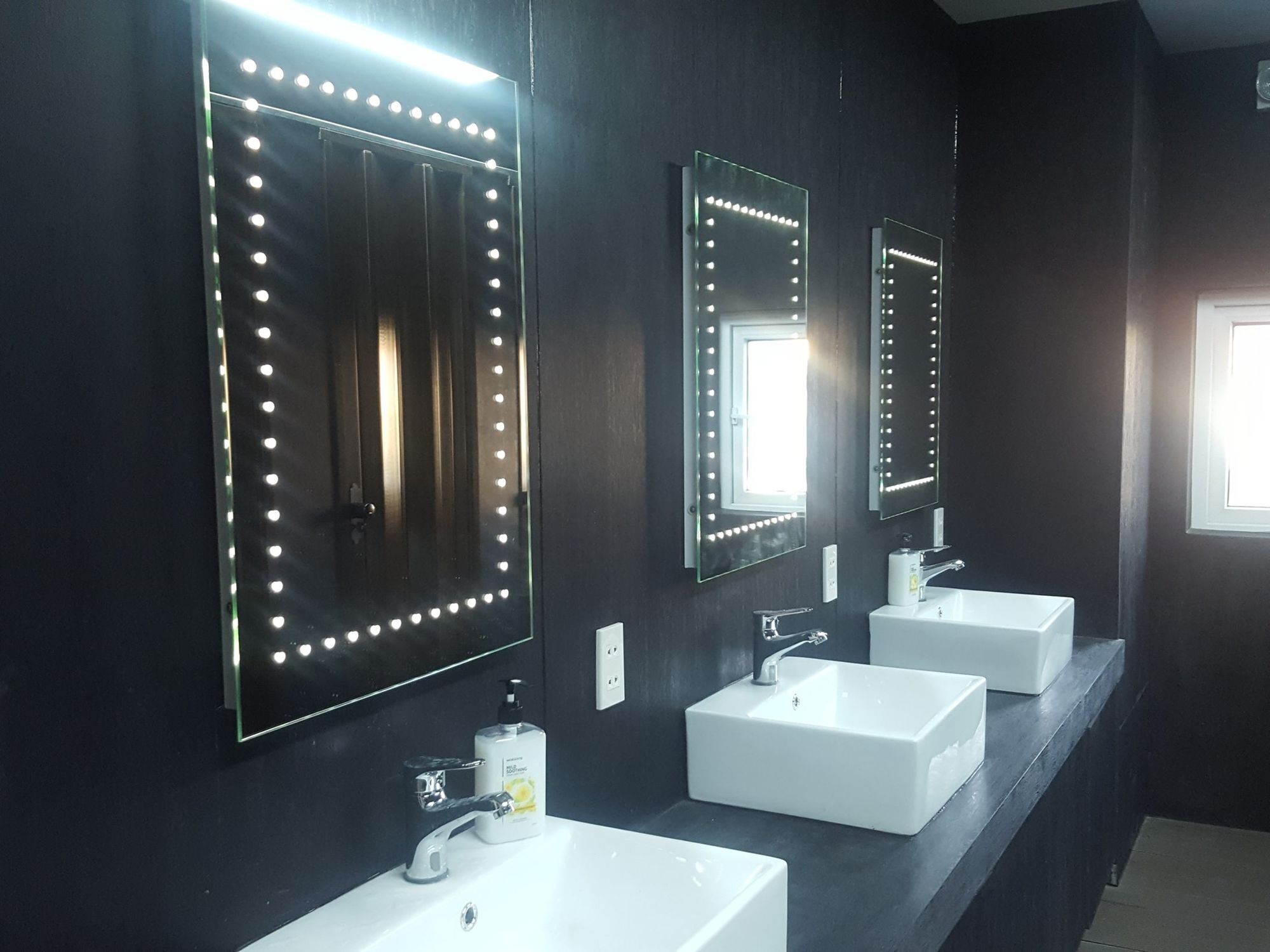 Subic Bay Hostel Olongapo Ngoại thất bức ảnh